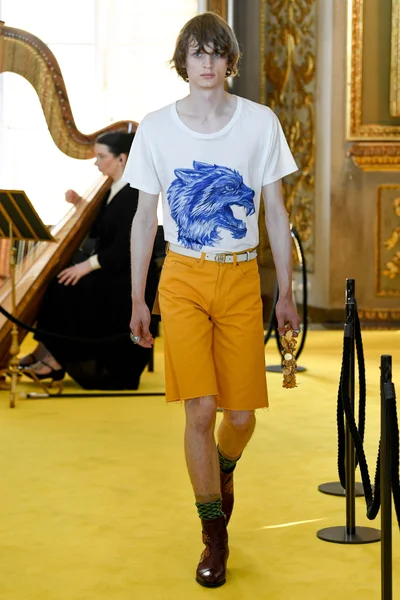 Look 65